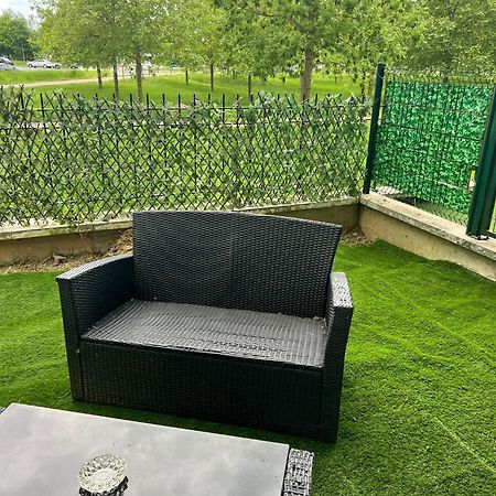 Appartement 5Min Gare Rer Disneyland Paris Val D'Europe La Vallee Village Parking Inclus Montevrain Bagian luar foto