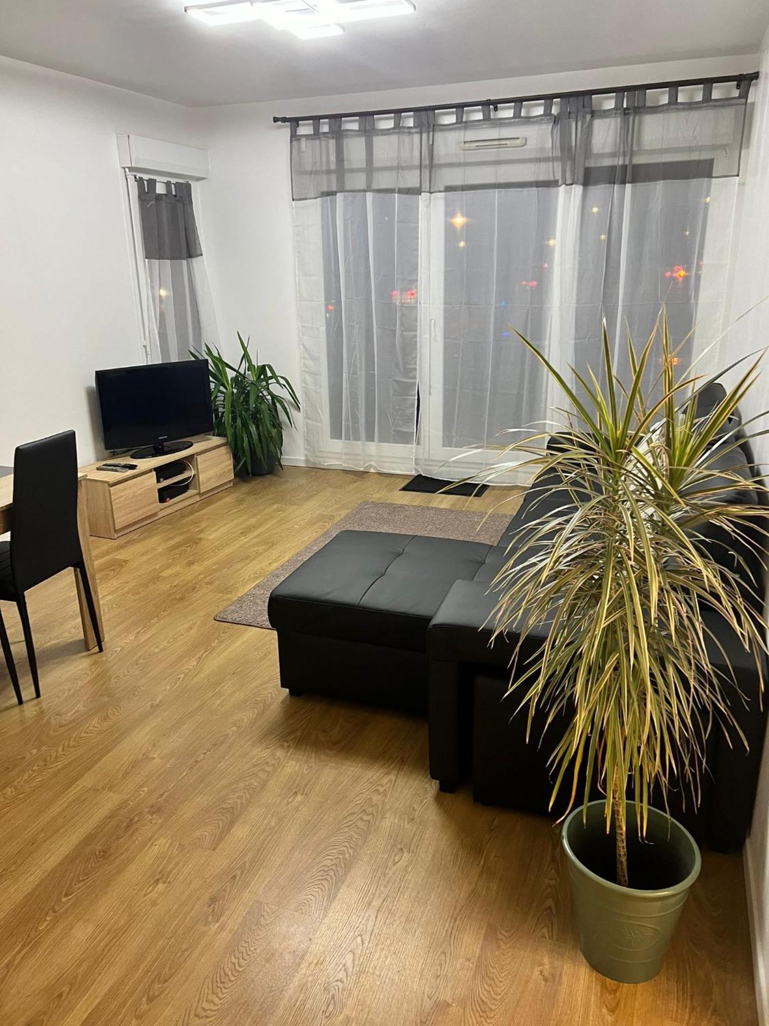Appartement 5Min Gare Rer Disneyland Paris Val D'Europe La Vallee Village Parking Inclus Montevrain Bagian luar foto
